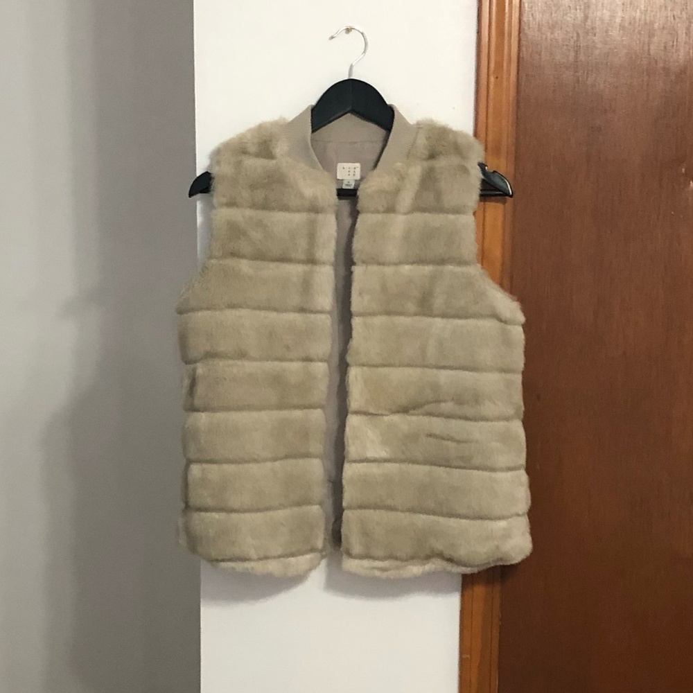 andeawy tan faux fur vest